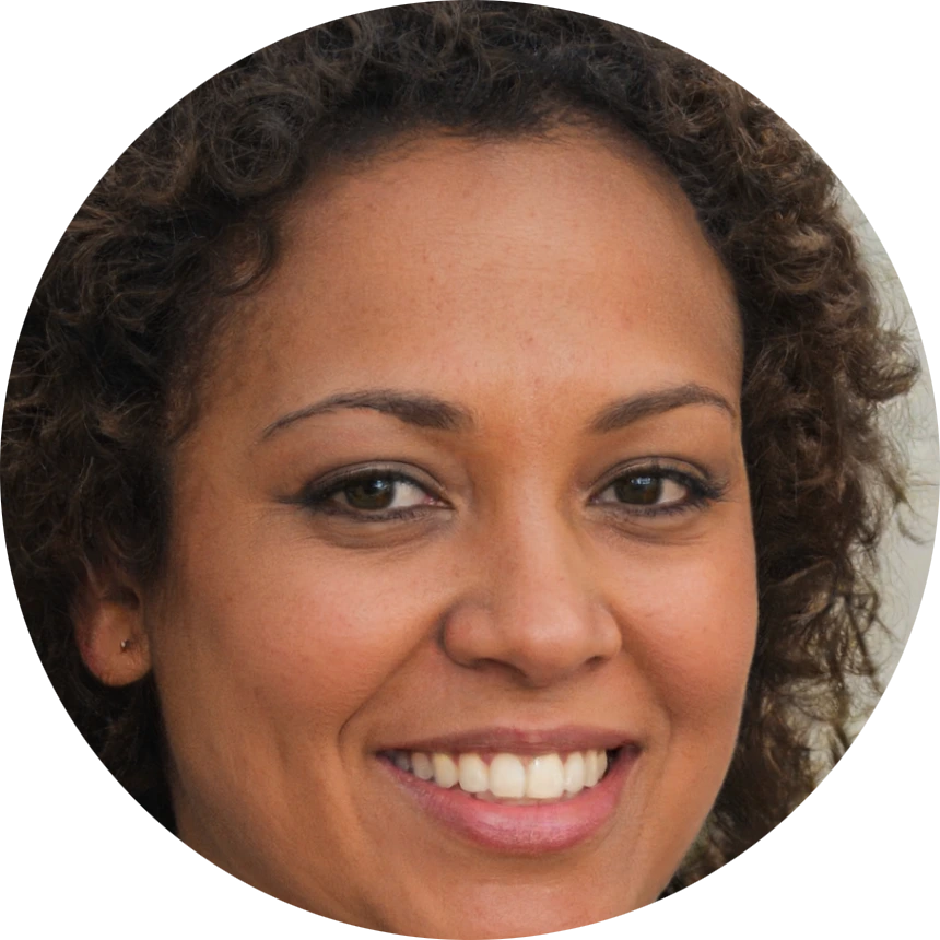 Chloe V., shopify designer from Colombia